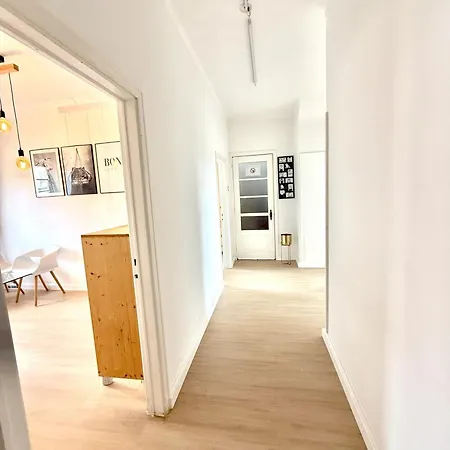 Self-check In Sunny & Charming