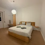 Apartment Self-check In Sunny & Charming